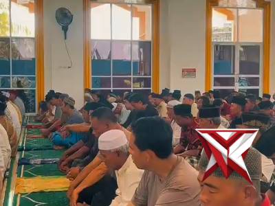 Kapolres Musi Rawas AKBP Agung Adhitya Prananta,S.H.,S.I.K.,M.H melaksanakan Shalat Jumat berjamaah - PoliceTube