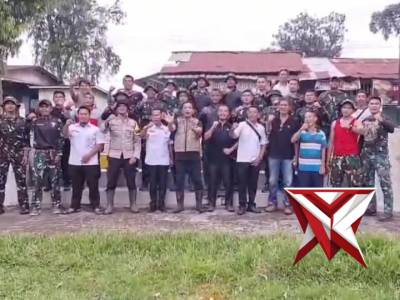 Polsek Lawang Kidul Bersama Stakeholder Gelar Gotong Royong Bersih Lingkungan

Personil Polsek Lawan