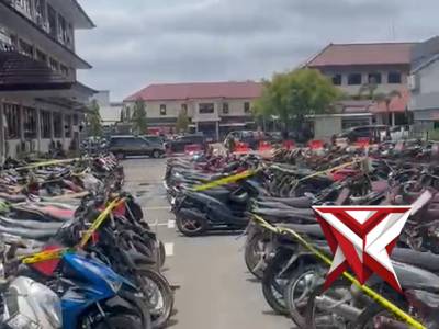 penyerahan bb curanmor kepada masyarakar