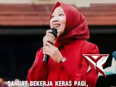 Suasana harudan bahagiamewarnai LapanganGedung Presisi saatKapolda Sumsel Irjen Pol.Dr.Sandi Nugroho