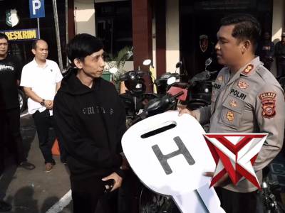 ENGEMBALIAN BARANG BUKTI CURANMOR KEPADA KORBAN