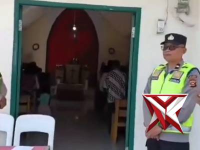 Polri Hadir, Pastikan Ibadah Paskah Berjalan Khidmat

?Polsek STL Ulu Terawas berkomitmen memberikan