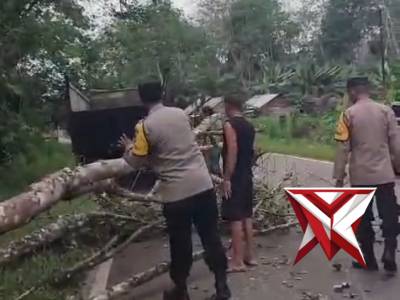 ?Mitigasi Kerawanan Jumat Agung,Kapolres Musi Rawas Turun Langsung ke Lokasi dengan Patroli Dialogis - PoliceTube