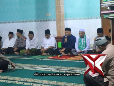 subuh berjamaah  Bupati Ngawi H. Ony Anwar Harsono dan pejabat utama Polres Ngawi di Ngale paron