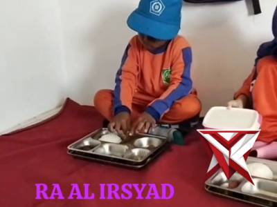 Makan bergizi - PoliceTube