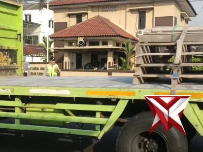 Polri untuk masyarakat