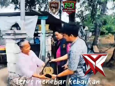 Berbagi rezeki, berbagi senyuman. Polisi sahabat masyarakat