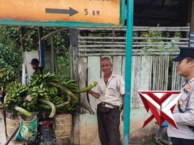 Personil Polsek Tanjung Lubuk Hadir ditengah-tengah masyarakat Polres OKI Hadir - PoliceTube