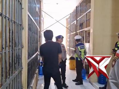 Cek dan kontrol ruang tahanan - PoliceTube