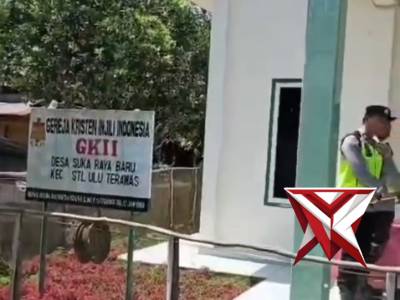 Polri Hadir, Pastikan Ibadah Paskah Berjalan Khidmat

?Polsek STL Ulu Terawas berkomitmen memberikan