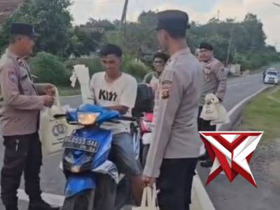 Jumat Berkah, amanah dalam bertugas, tulus dalam berbagi - PoliceTube