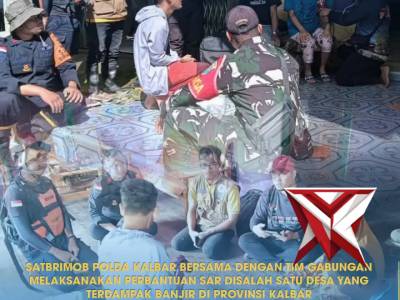 Satbrimob Polda Kalbar bersama tim BPBD Sekadau dan Koramil 1204-17/Nanga Taman