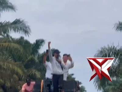 Polres OKI hadir dalam  aksi damai warga desa Tebing Suluh ke PT. BCP di kec. Lempuing. OKI