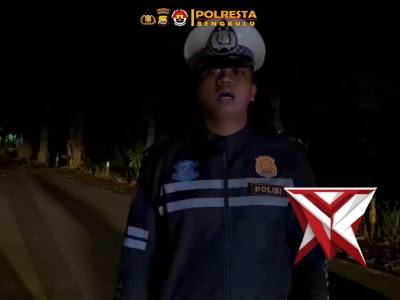 Anggota piket Satlantas Polresta Bengkulu melaksanakan kegiatan Patroli Blue Light - PoliceTube