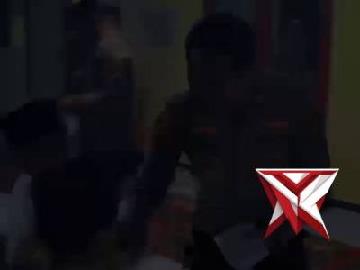 Kapolsek Bayung Lencir memberikan santunan kepada anak yatim yang ada di kecamatan Bayung Lencir