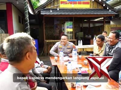 Kapolres OKI Ngobrol Santai Bersama Warga di Kedai Polres OKI Hadir - PoliceTube