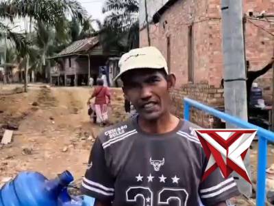 Dipimpin Kapolsek Bayung Lencir, Polsek Bayung Lencir Melaksanakan Revitalisasi Jembatan - PoliceTube