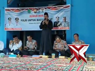 BAKTI SOSIAL SUMUR BOR DI PESANTREN RIYADHUl IMAN DESA ULAK TEBERAU KEC. LAWANG WETAN ?