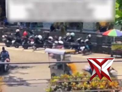 Momen menyentuh terjadi di Pangandaran saat seorang lansia yang kelelahan