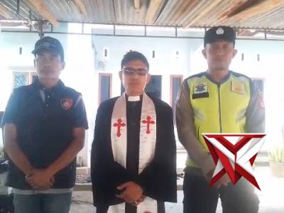 Kegiatan pengamanan ibadah umat Kristen - PoliceTube