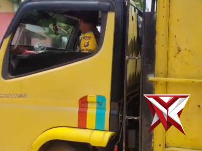 Dukung Ketahanan Pangan, Bhabinkamtibmas Polsek STL ulu Dampingi Petani Jagung ke Bulog* ????? - PoliceTube