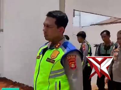 ?Kapolres Musi Rawas meninjau pelaksanaan ibadah di Gereja HKBP G1 Mataram