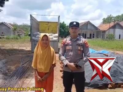 Polsek BP Peliung melaksanakan pendistribusian bahan bangunan untuk kegiatan bedah rumah