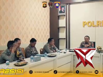 18.Bila ada permasalahan dan butuh bantuan Polisi silahkan hubungi : - Layanan Polisi ?? 110 - PoliceTube