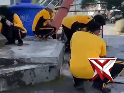 Polres Sumedang melaksanakan kegiatan Korve (kerja bakti) - PoliceTube