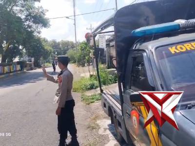 Patroli Pantau Jalur Utama Desa Padi, Kec. Gondang. - PoliceTube