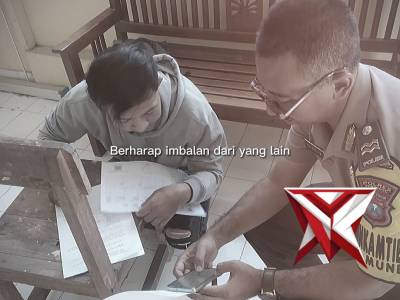 Menolong tanpa pamrih - PoliceTube