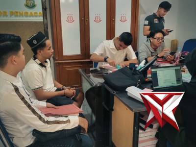Peyerahan Tersangka dan Barang Bukti Ke JPU