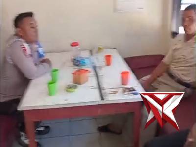 Anggota piket mako laksanakan giat himbauan kamtibmas kepada masyarakat