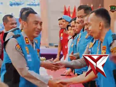 Kapolda Sumatera Selatan Irjen Pol Dr. Sandi Nugroho memimpin upacara pengambilan sumpah dan penanda