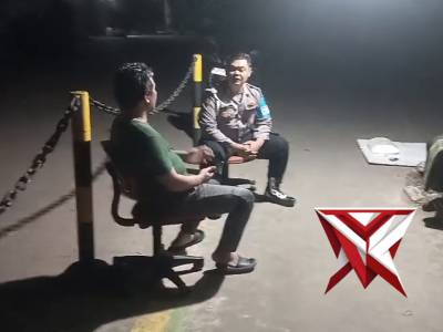 Patroli ke pemukiman warga