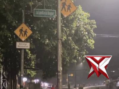 Anggota Sat Samapta Polres Bogor Melaksanakan Patroli Jam Kecil di sekitaran wilayah Cibinong