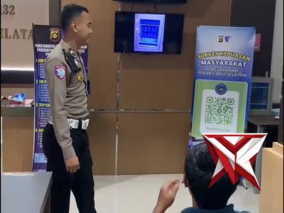 Polantas Menyapa

Giat Personil Satpas Berikan Himbauan Tertib