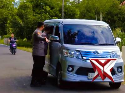 Anggota Polsek Jejawi giat KRYD dgn target Orang, Surat Kendaraan, Muatan dari kendaraan Roda 2/4/6