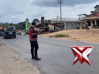 PAM LALIN ANGGOTA SAT SAMAPTA MELAKSANAKAN GATUR LALU LINTAS (SM7)