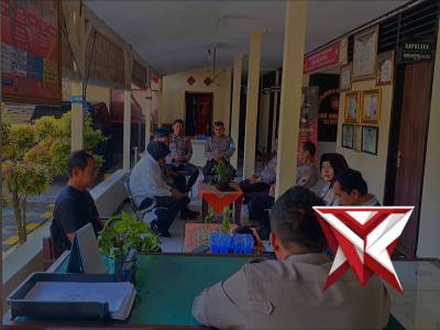 App dan anev rutin kapolsek sumberpucung kepada anggotanya