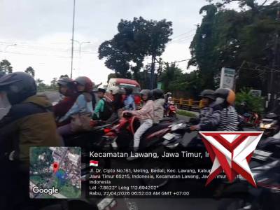 Anggota Lawang Laksanakan Kegiatan Pengaturan Lalu Lintas di Pagi hari di Daerah Hukum Polsek Lawang - PoliceTube
