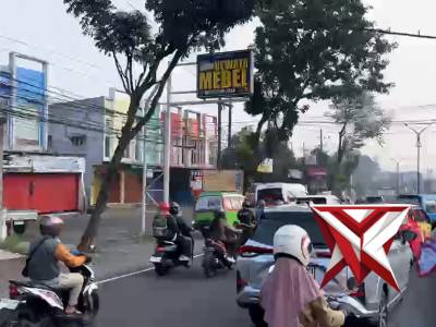 Aiptu Riza Live Report pada titik kemacetan di Wilayah Polsek Lawang
