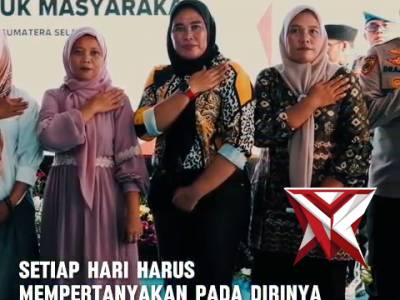 Polda Sumsel~Kapolda membawa kebahagiaan bagi warga dengan memimpin langsung bedah rumah serentak ba