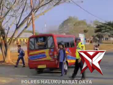 Giat pengaturan lalu lintas oleh sat lantas polres maluku barat daya