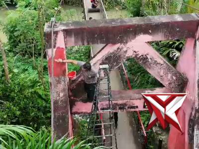 REVITALISASI JEMBATAN GANTUNG DESA PEDANG: WUJUD NYATA PROGRAM "BELIDA" POLRES MUSI RAWAS