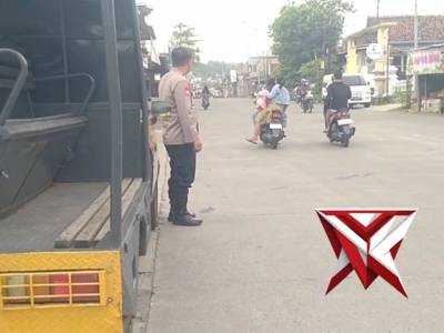 Sate Kerang Siang jalur utama Desa Pugeran, Kec. Gondang