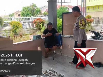 Bhabinkamtibmas melaksanakan pengawasan terhadap Pendistribusian MBG di Gp. Tualang Teungoh