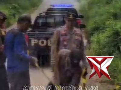 Polsek BTS Ulu Pasang Tanda Peringatan di Jembatan Cik Anis