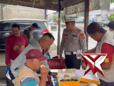 Kasat lantas ngopi bareng komunitas ngojek