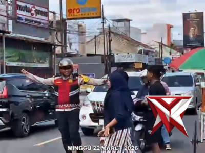 Satgas Preventif melaksanakan kegiatan pengaturan lalu lintas